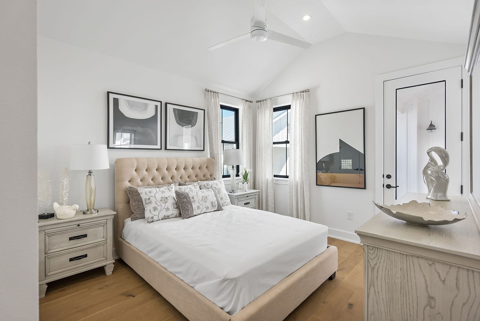 Get The Look: Modern Glamimage_block-block_c38fa5c446f7a811a8044b37d3d00e18