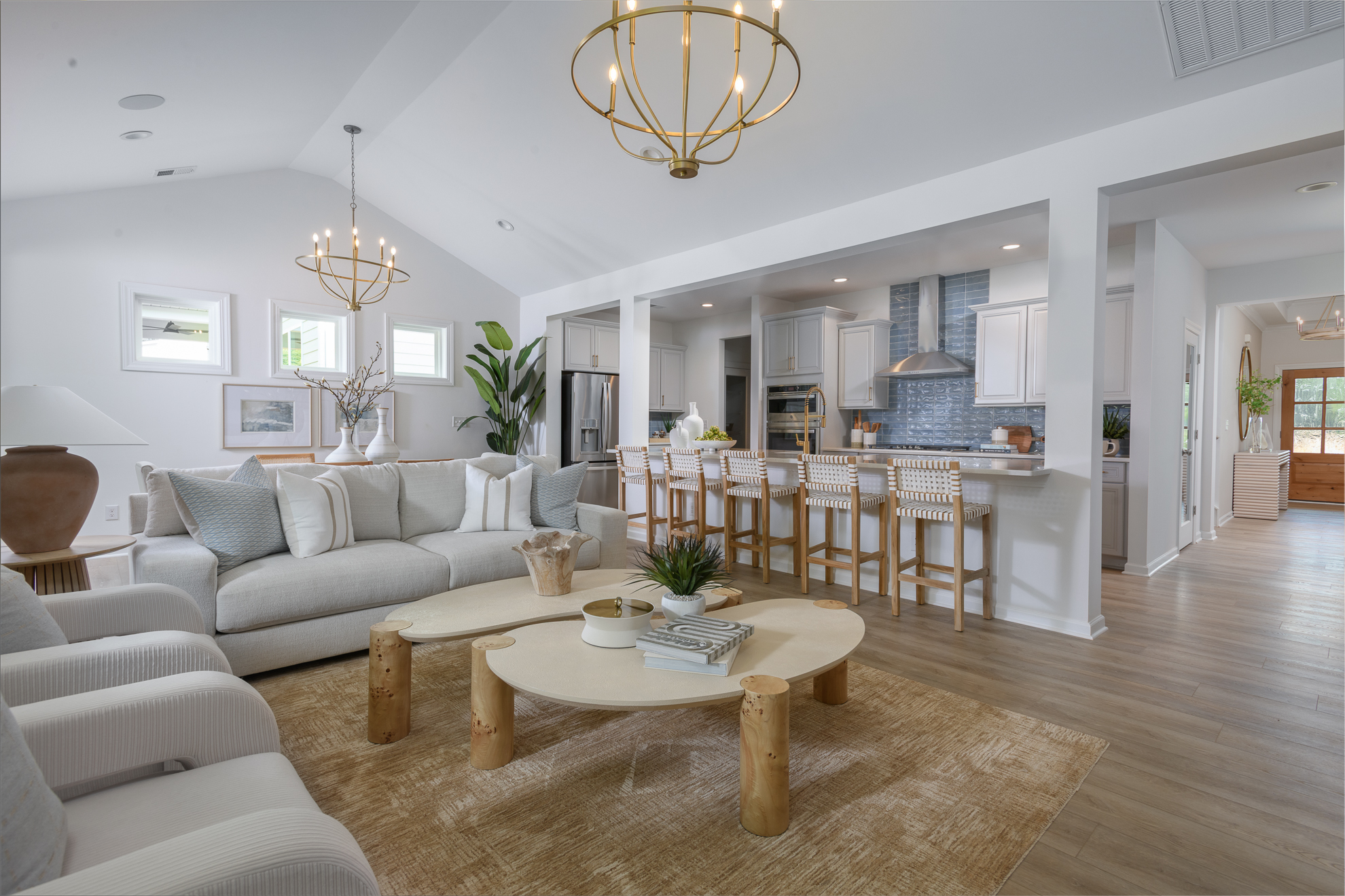 Abberly-Sunrise-PRO-Family-Dine-Kitchen