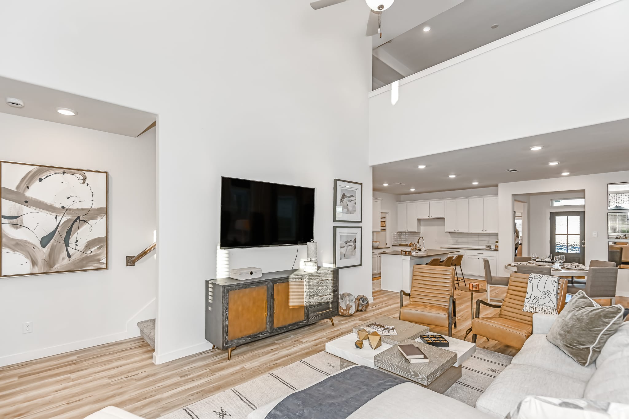 ComalAModel_living4_Dellrose_Jan24