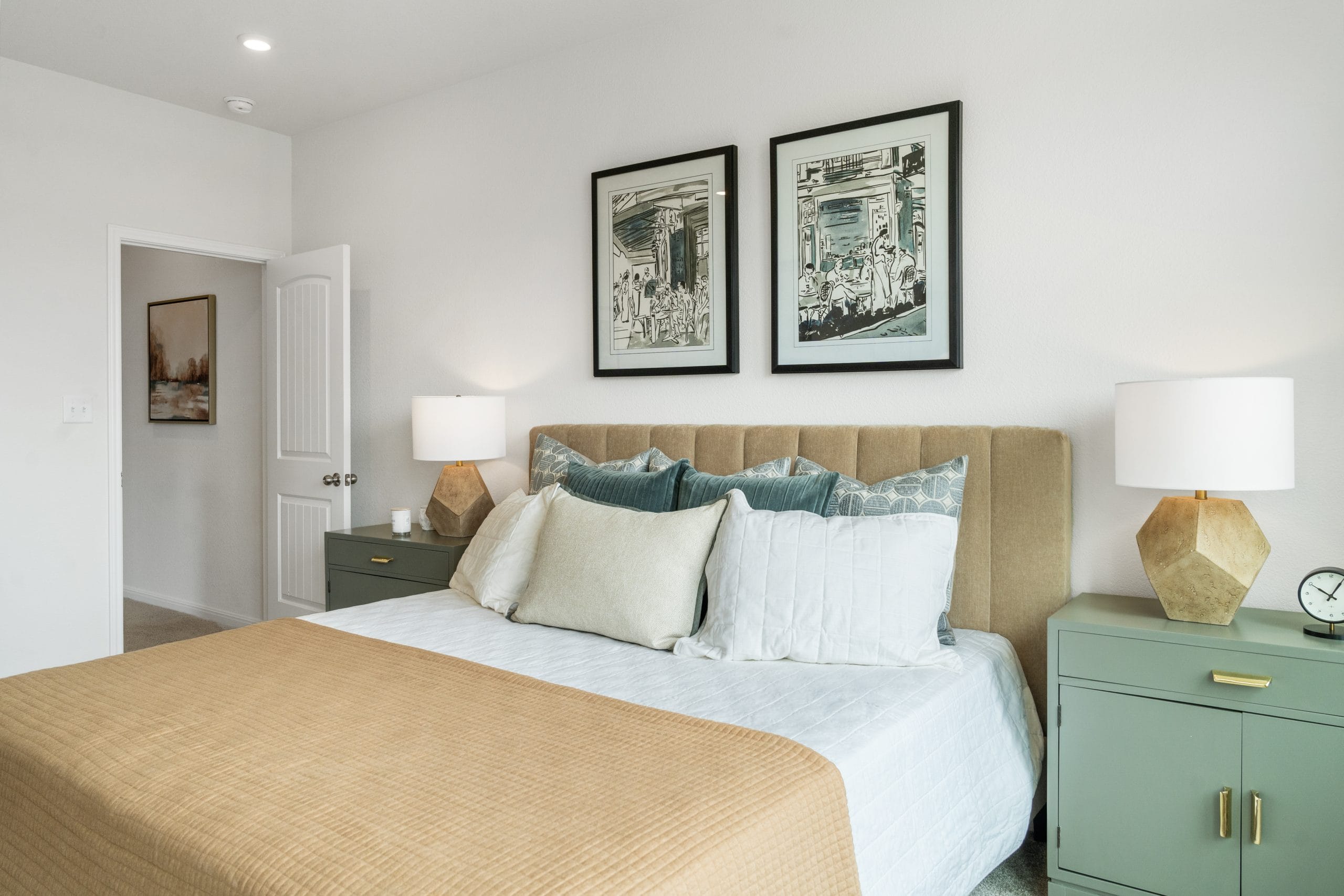 TheAbbey-WithGarage-Bedroom